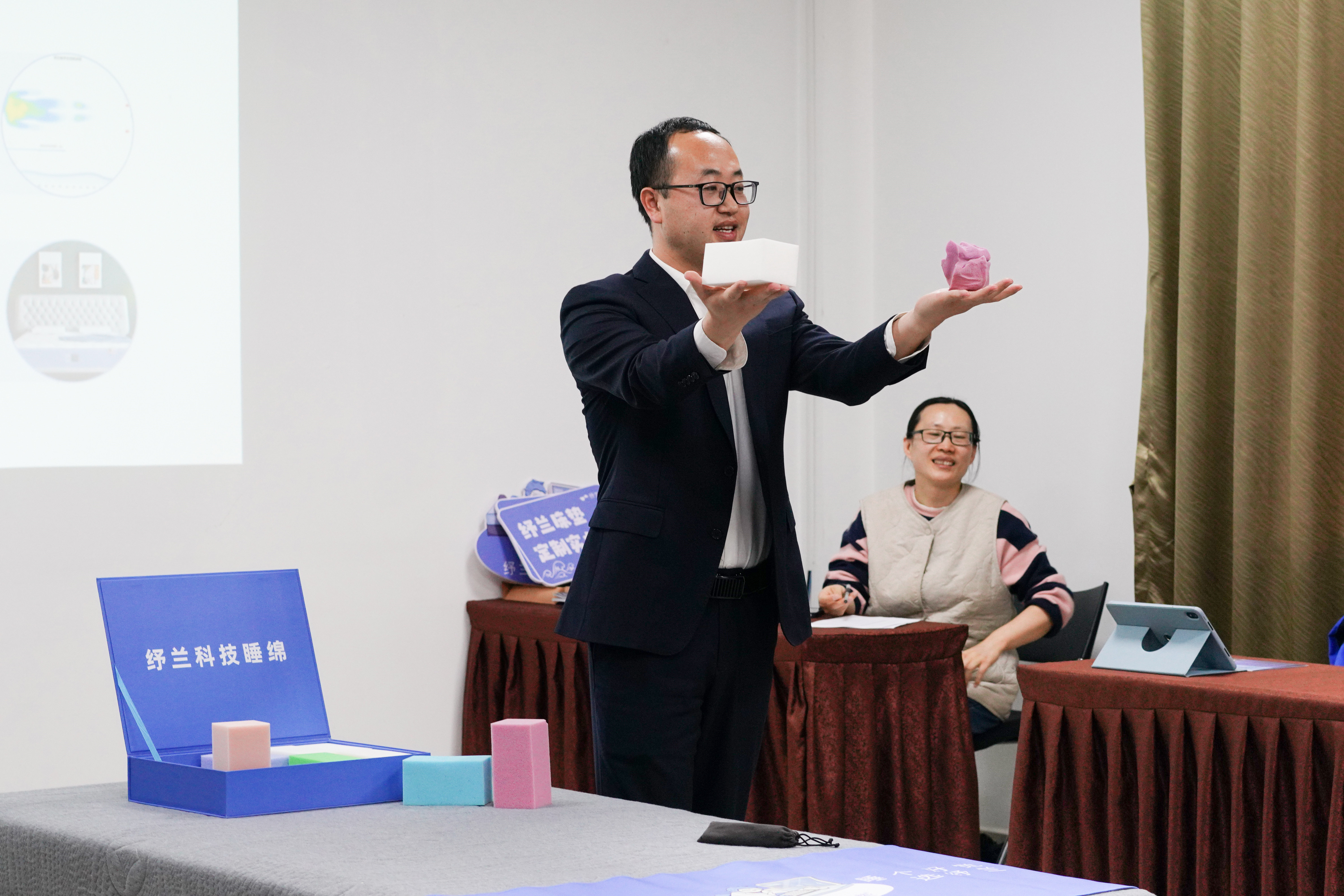 88667407.jpg DSC07203.JPG