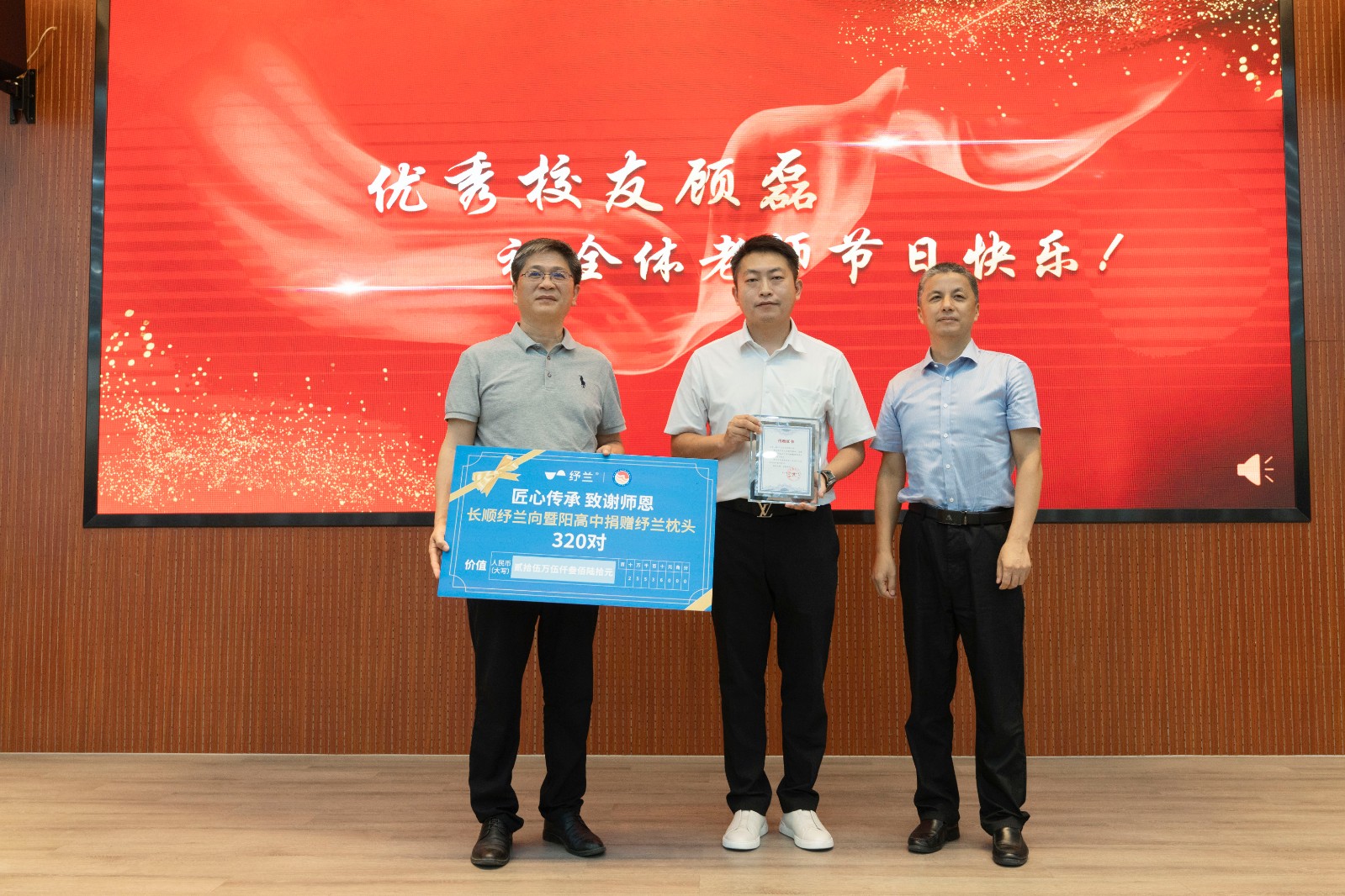 33560349.jpg DSC08974.jpg