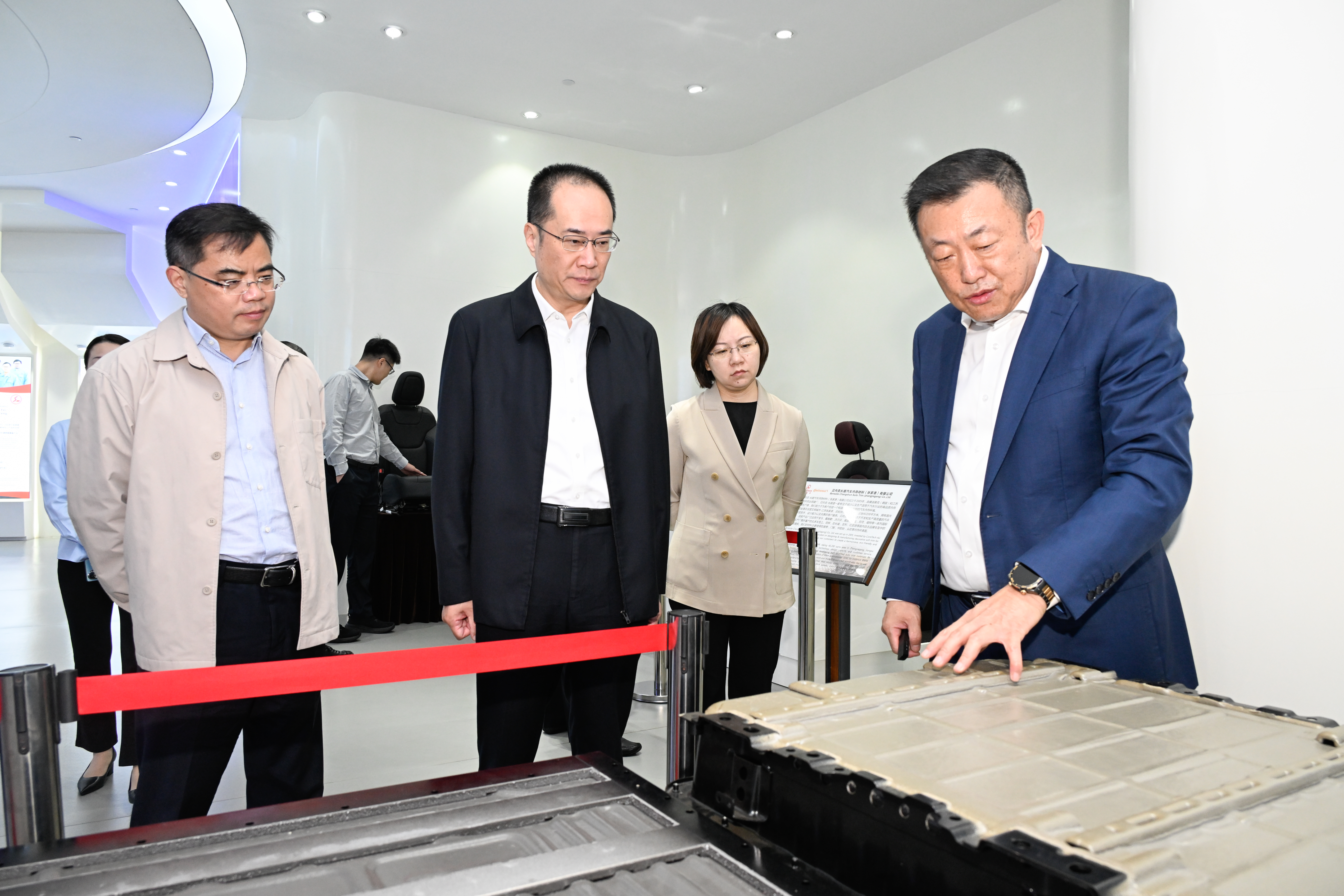 加速科技成果转化，推动新质生产力发展，市委书记韩卫带队走进长能科技