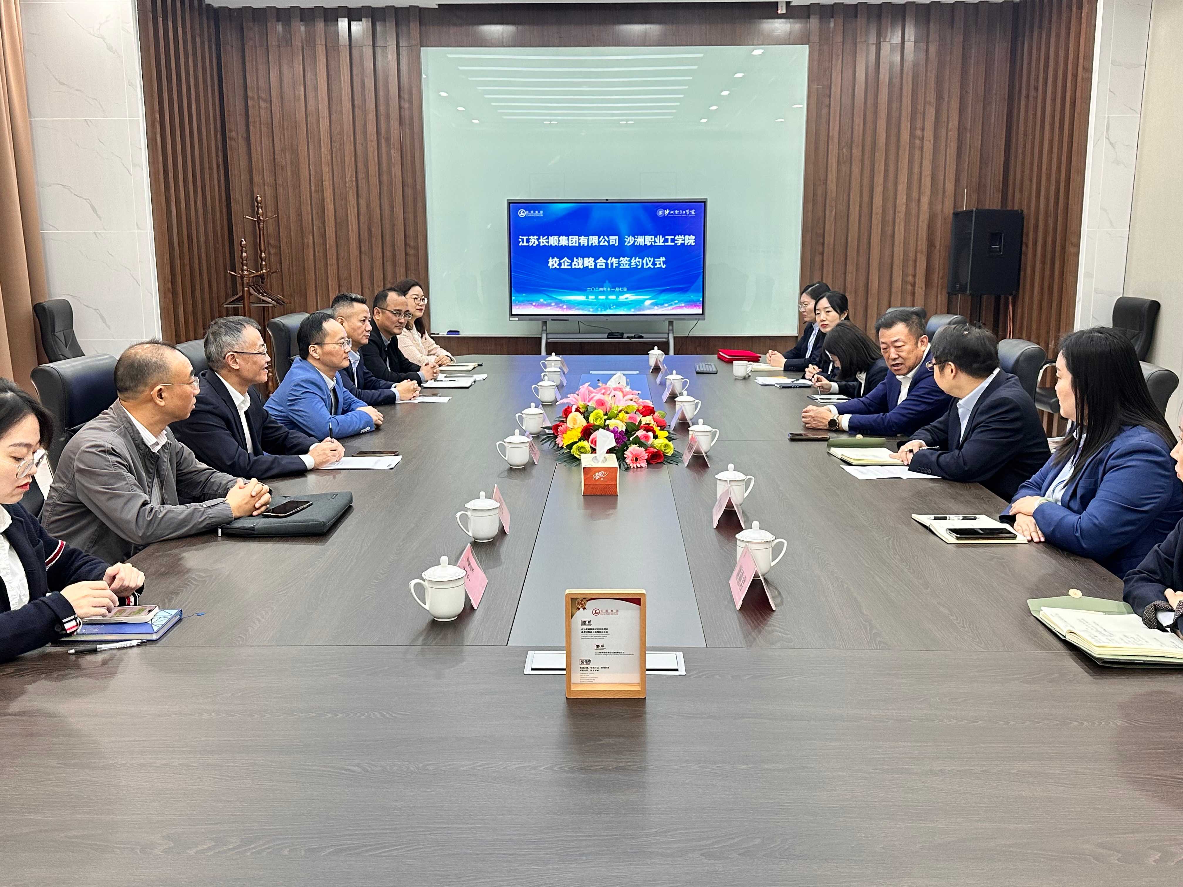 16895517.jpg IMG_4394.HEIC.jpg